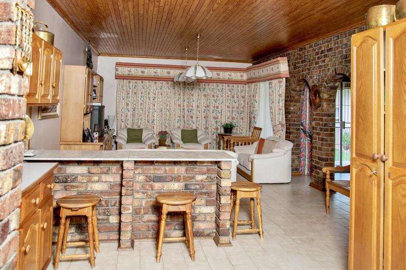 5 Bedroom Property for Sale in Douglas Northern Cape